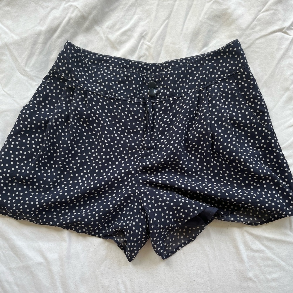 Lauren Conrad Navy And White Polka Dot Dress Shorts Pleated  High Waisted size 2